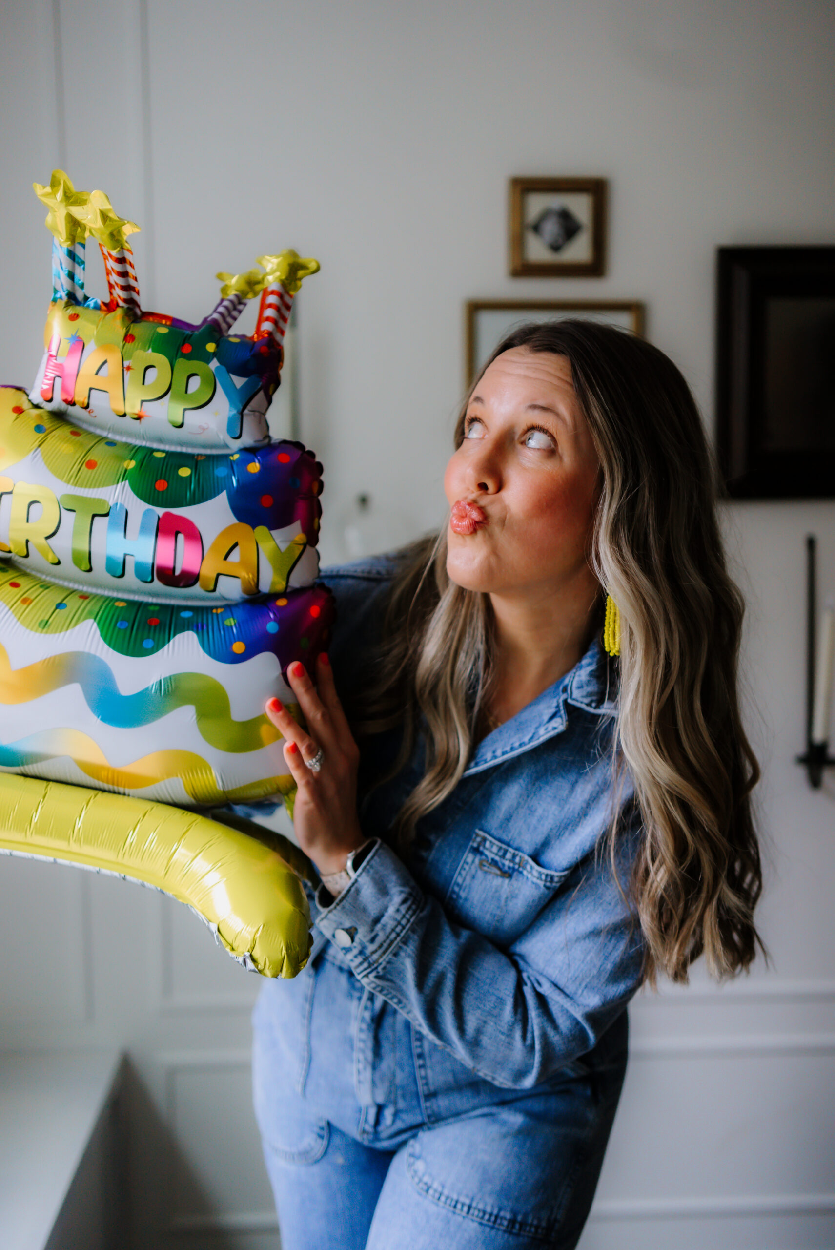 40 year old woman fun photoshoot at home